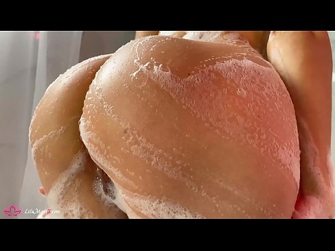 ❤️ امرأة سمراء يستمني الهرة مع هزاز إلى النشوة الجنسية الشديدة في الحمام عند٪ ar.teencumpot.ru٪